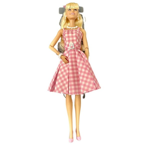 Barbie Movie Doll and AMC Collectible Pink Corvette Convertible Popcorn Car Tub - Picture 2 of 6